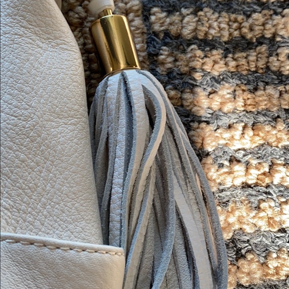 Calvin Klein - Picture 3 of 7